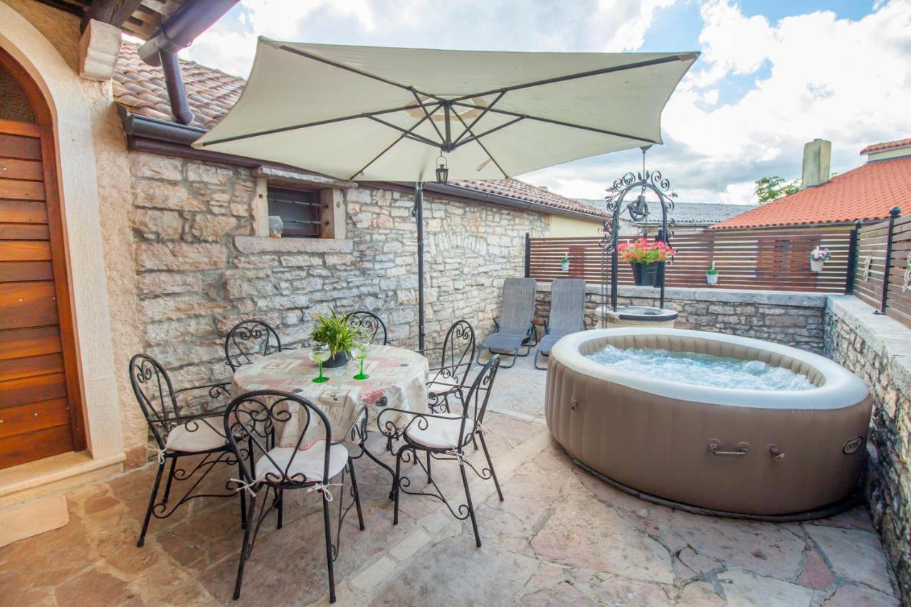 Apartamento Stara Kuca Heki Exterior foto